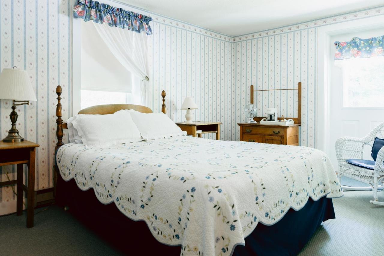 Carriage Barn Inn Keene Bagian luar foto